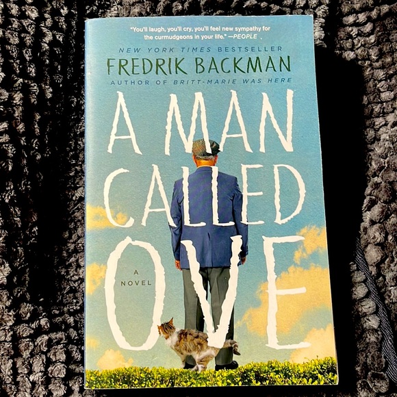 New York Times Bestseller NEW Paperbackš āA Man Called OVEā by Fredrik Backman - Picture 1 of 4